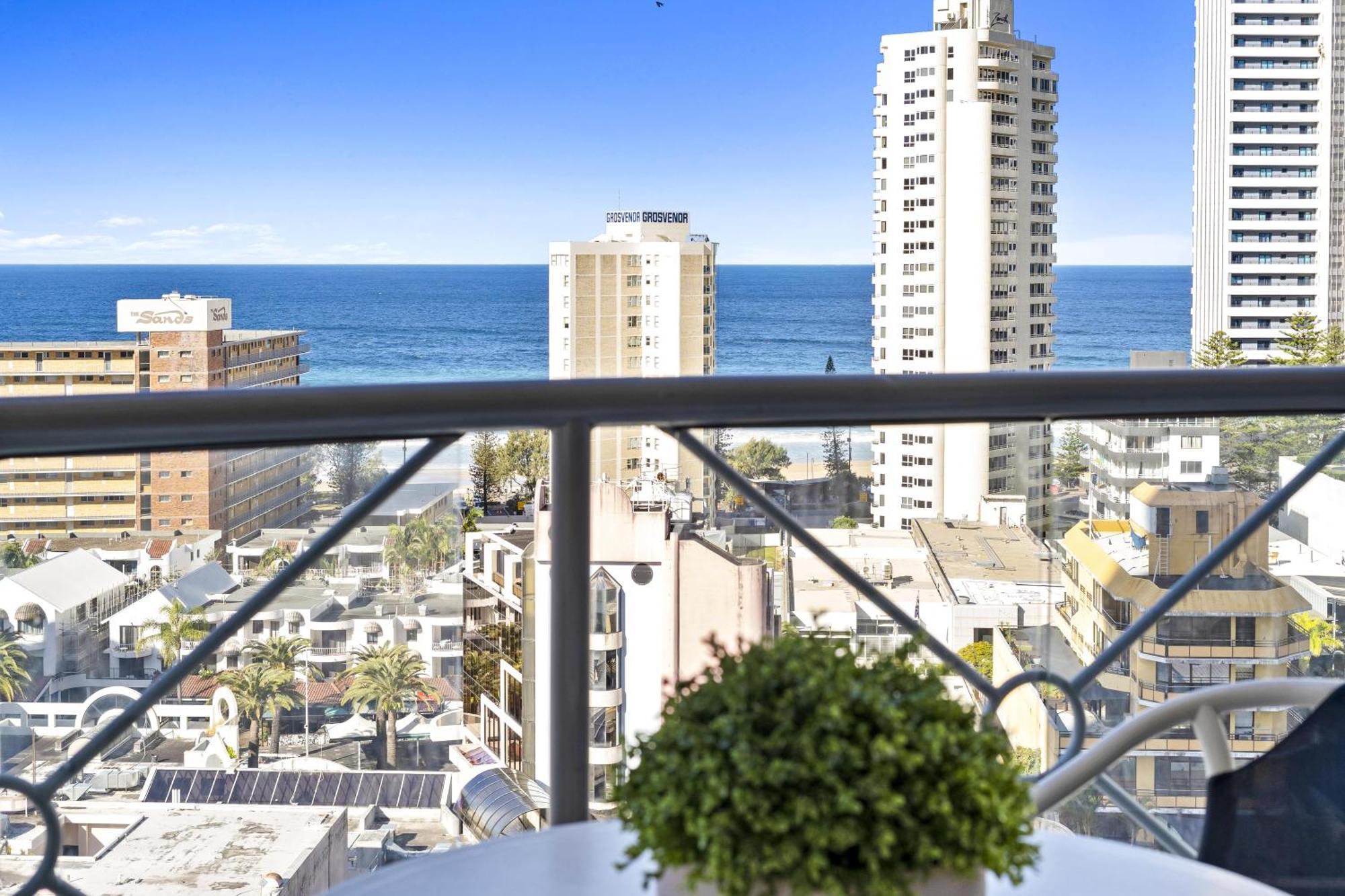 Chevron Renaissance Surfers Paradise Mid Week Madness Deal - Q Stay Gold Coast Zewnętrze zdjęcie